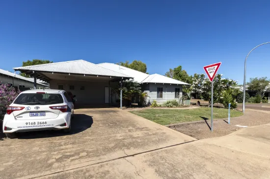 2 Tamarind Meander, Kununurra, WA 6743