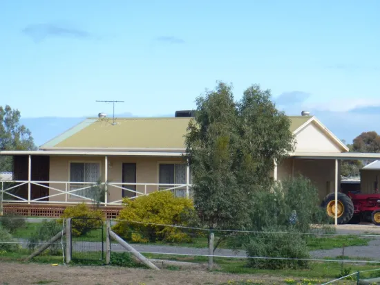 2 Tatura Avenue, Two Wells, SA 5501