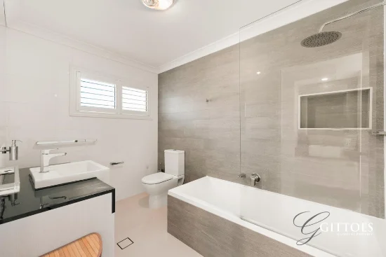 2 The Broadwaters, Tascott, NSW 2250-Image