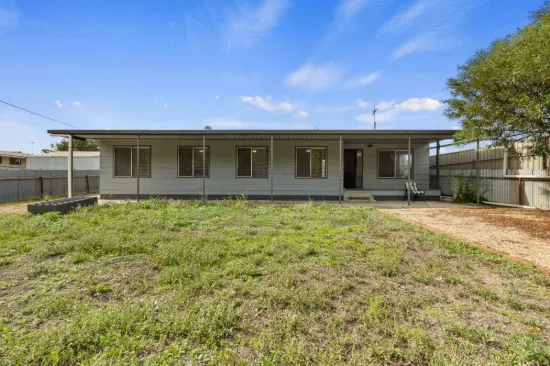 2 Tilbrook Avenue, Minlaton, SA 5575