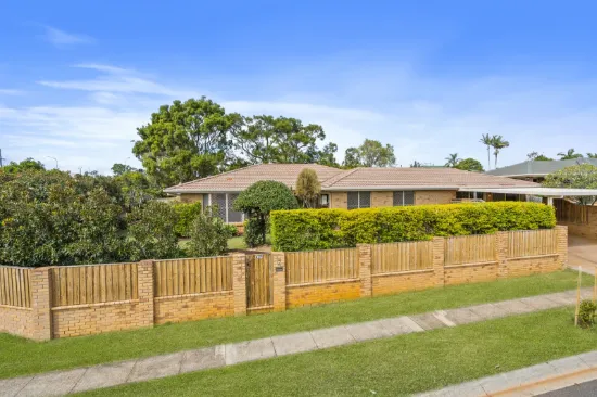 2 Trevally Crescent, Manly West, Qld 4179