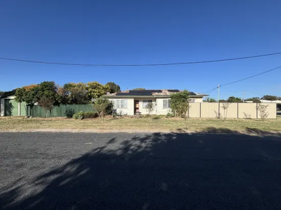 2 Vowles Street, Dalby, Qld 4405