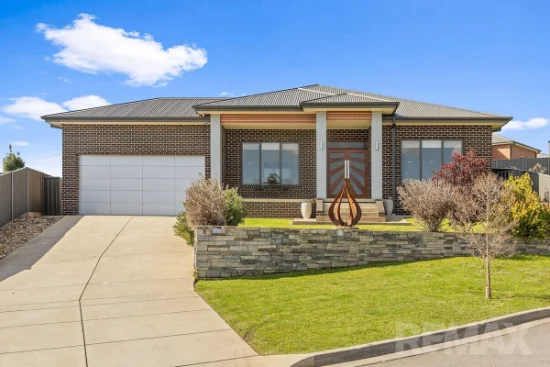 2 Warrock Place, Bourkelands, NSW 2650