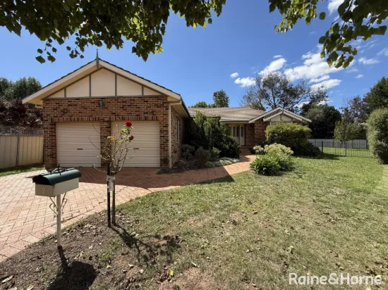 2 Westhaven Place, Orange, NSW 2800