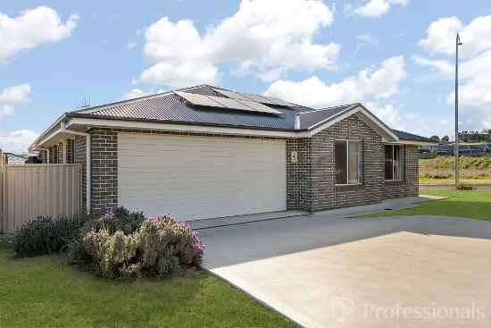2 Wheatfield Drive, Kelso, NSW 2795
