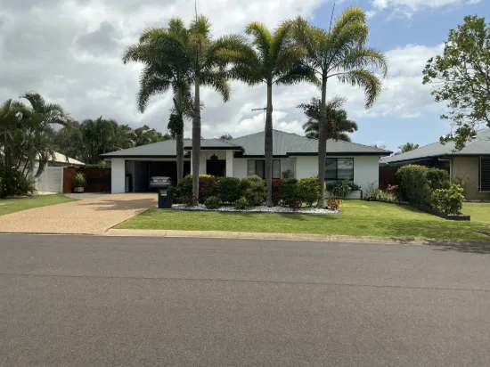 20 Bisdee Street, Coral Cove, Qld 4670