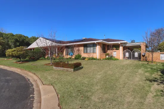 20 Elizabeth Avenue, Cowra, NSW 2794