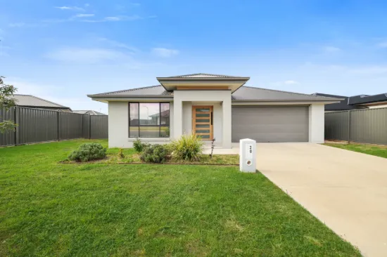 20 Gilbert Drive, Tamworth, NSW 2340
