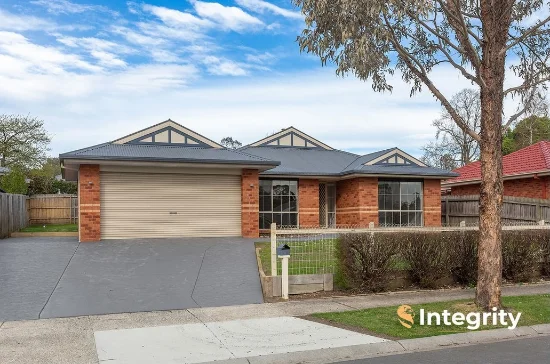 20 Holland St, Healesville, Vic 3777 - For Rent