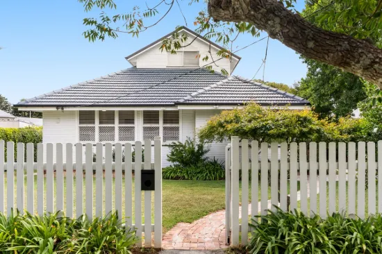 20 Lydwin Crescent, East Toowoomba, Qld 4350