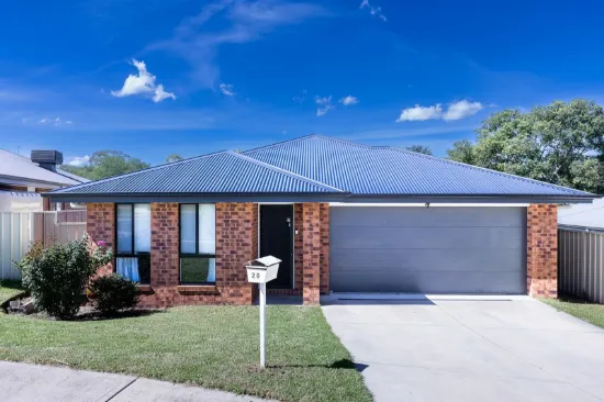 20 Royce Cres, Lavington, NSW 2641