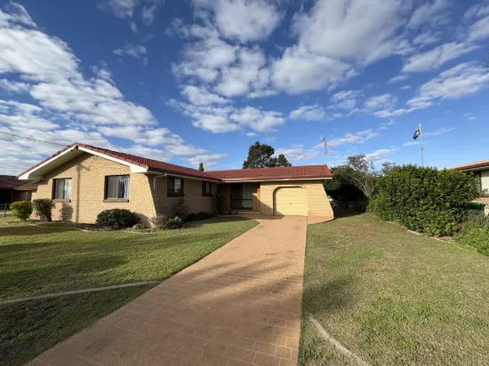 20 White Street, Pittsworth, Qld 4356