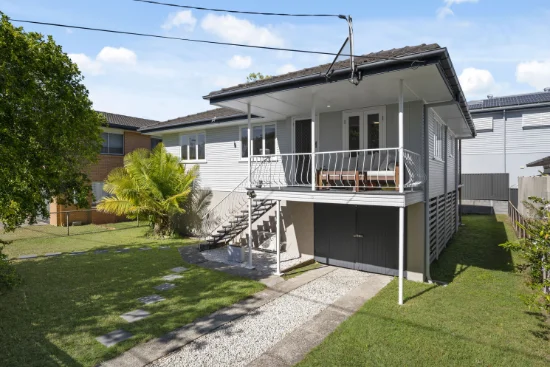 20 William Parade, Fairfield, Qld 4103