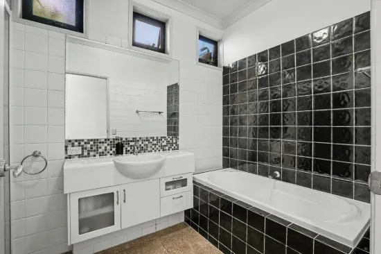2004/1 The Vistas Drive, Carrara, Qld 4211-Image