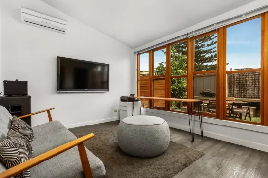 206c Somerville Road, Kingsville VIC 3012-Image