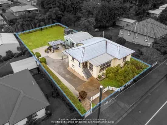 207 Blackstone Road, Silkstone, Qld 4304