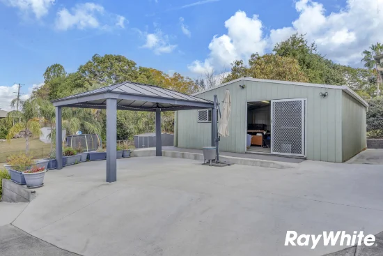 207 Blackstone Road, Silkstone, Qld 4304