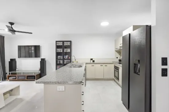 21/1 Archipelago Street, Pacific Pines, Qld 4211-Image