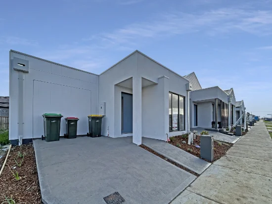 21 Berkeley Drive, Armstrong Creek, Vic 3217