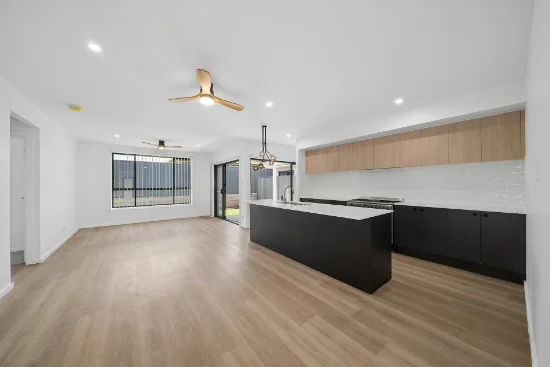 21 Brush Cherry Boulevard, Thrumster, NSW 2444