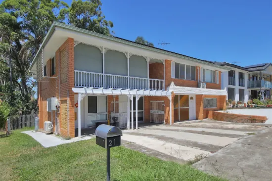 21 Crestgarden street, MacGregor, Qld 4109