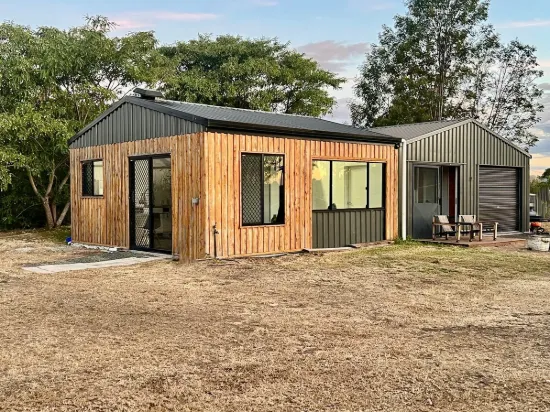 21 Earl Street, Jondaryan, Qld 4403