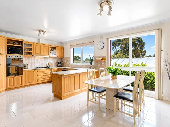 21 Grantley Dr, Glen Waverley, Vic 3150 - For Rent