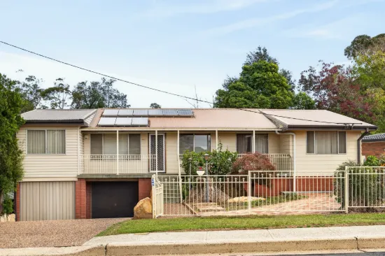 21 Green Parade, Valley Heights, NSW 2777