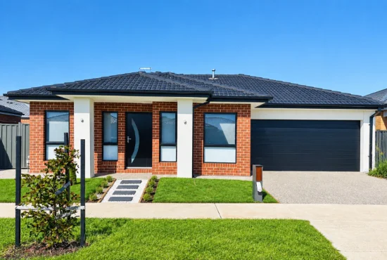 21 Hanover Circuit, Melton South, Vic 3338