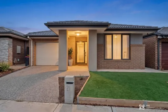 21 HATFIELD STREET, Strathtulloh, Vic 3338