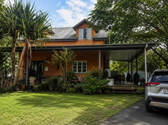 21 Jacaranda Drive, Parklands, Qld 4560