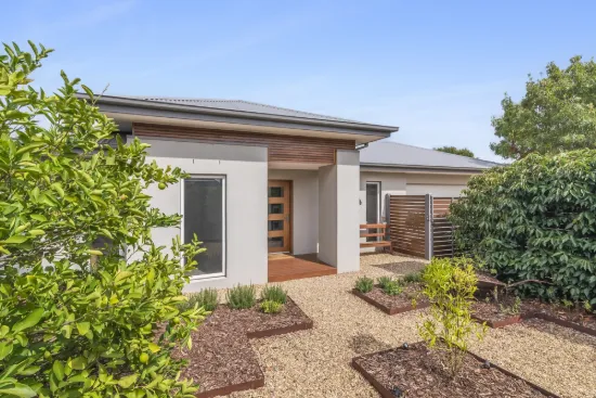 21 Karella Crescent, Mornington, Vic 3931