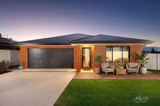 21 LASILLA PLACE, Baranduda, Vic 3691