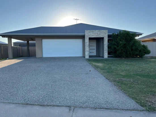 21 Lauren Drive, Emerald QLD 4720-Image