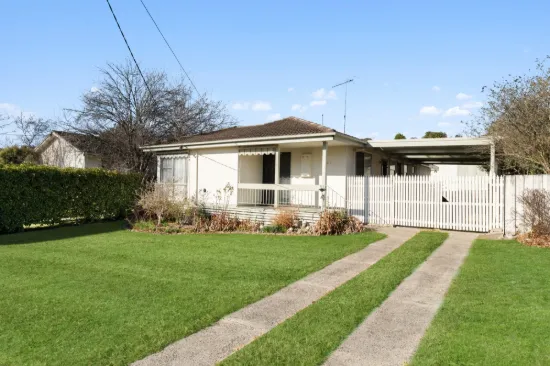 21 Lyell St, Gisborne, Vic 3437