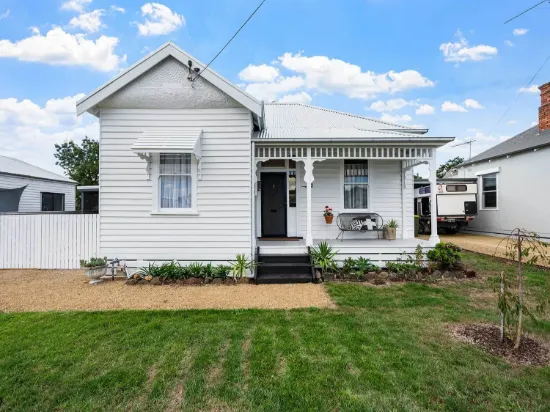 21 Moore Street, Hamilton, Vic 3300