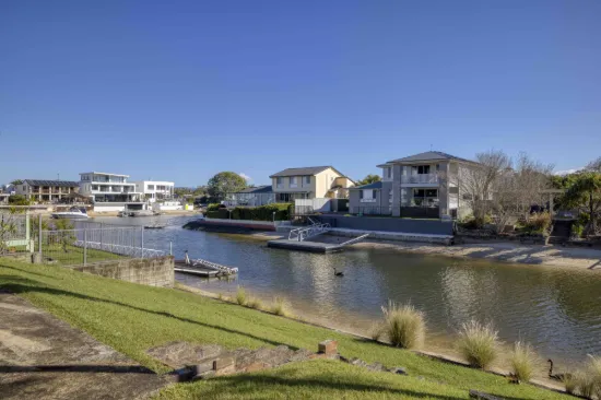 21 Summerland Key, Broadbeach Waters, Qld 4218