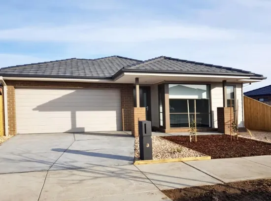 21 WEYMOUTH CIRCUIT, Donnybrook, Vic 3064