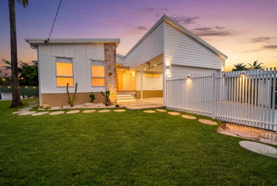 21 Yoorana Place, Broadbeach Waters QLD 4218-Image