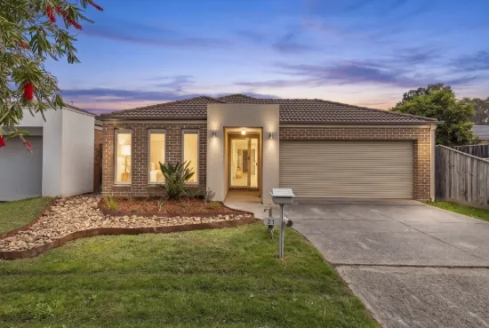 21 Young Street, Pakenham, Vic 3810