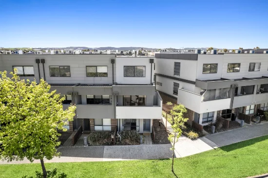 210 Henry Road, Pakenham, Vic 3810 - For Sale