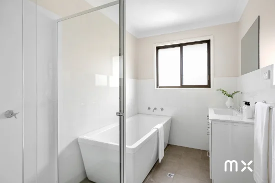 213 Princes Highway, Unanderra, NSW 2526-Image