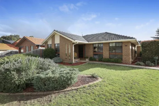 214 Burrowye Crescent, Keilor, Vic 3036