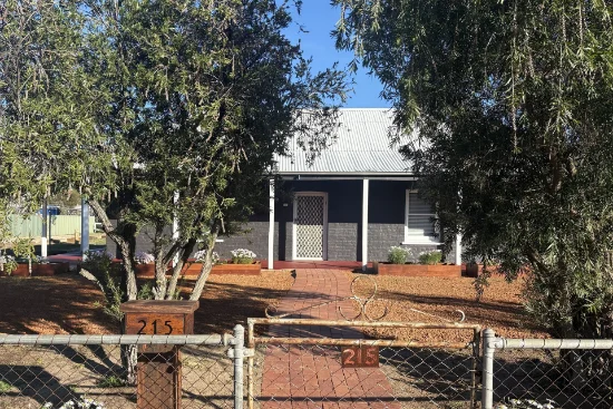 215 Avon Terrace, York, WA 6302