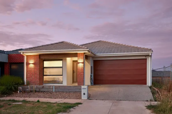 215 Ernstbrook Drive, Clyde, Vic 3978
