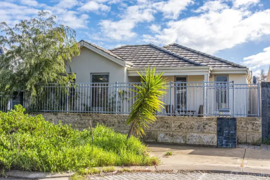 22 Arizona Parade, Golden Bay, WA 6174