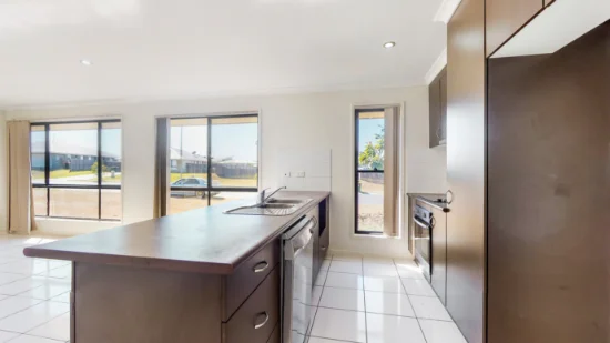 22 Benjamin Drive, Gracemere, Qld 4702