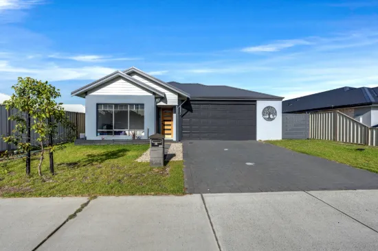 22 Chamaeleon Approach, Australind, WA 6233
