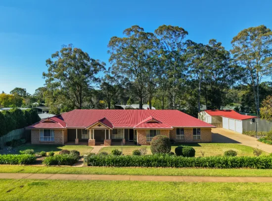 22 Clarke Road, Highfields, Qld 4352