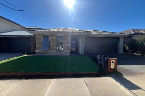 22 Colosseum Drive, Strathtulloh, Vic 3338